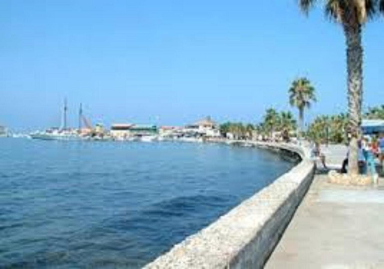 Sunny View - A Stunning Apartment With Private Rooftop Paphos Bagian luar foto