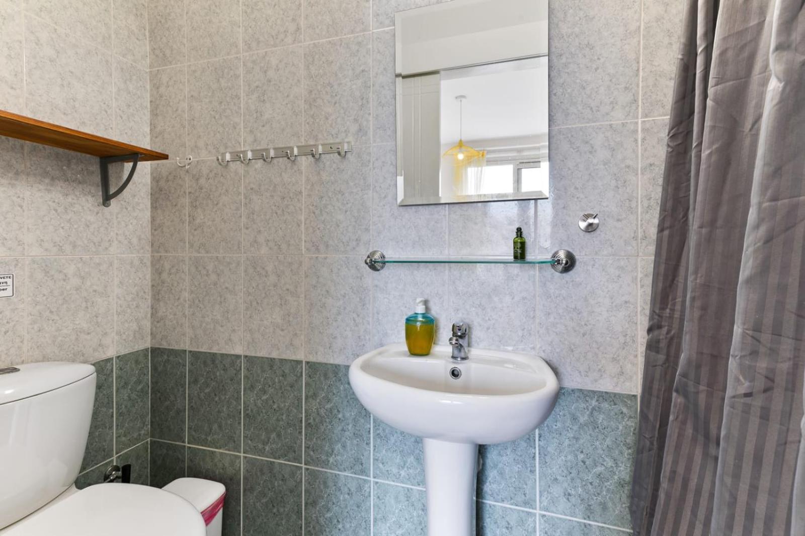 Sunny View - A Stunning Apartment With Private Rooftop Paphos Bagian luar foto