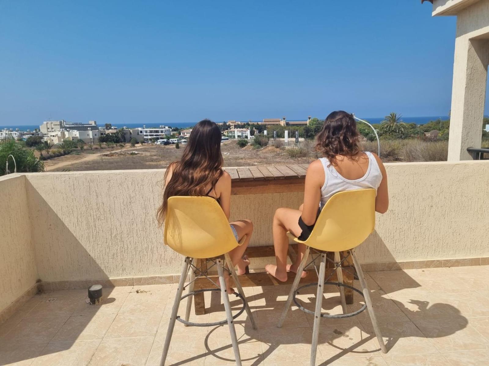 Sunny View - A Stunning Apartment With Private Rooftop Paphos Bagian luar foto